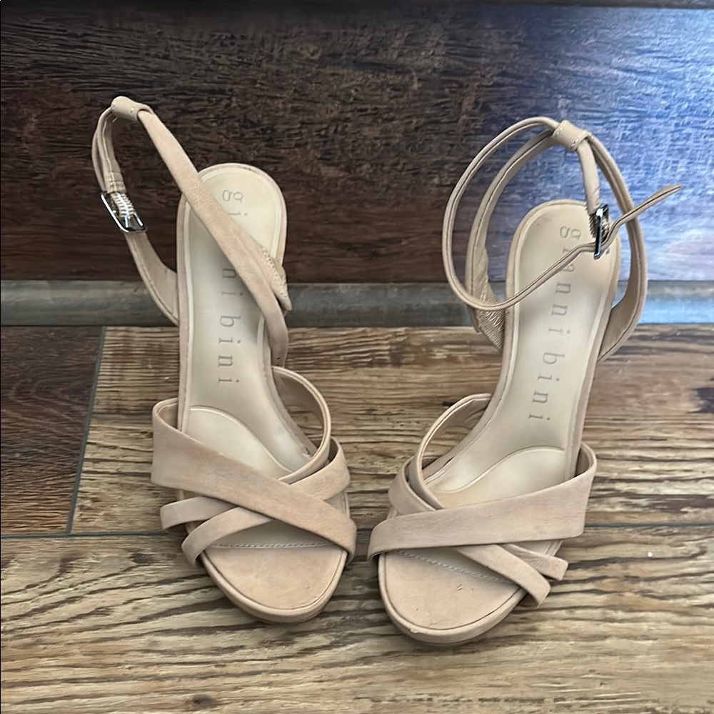 Women's Tan Strappy Sandals